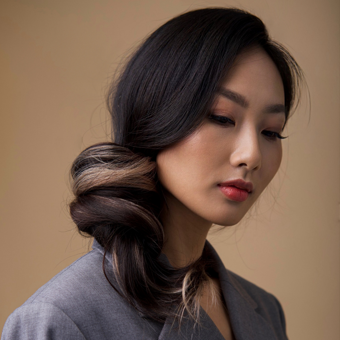 Highlighted clip in hair extensions in USA Atelier Extensions